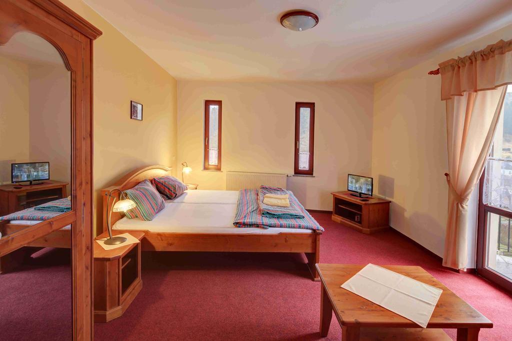 Hradní Bašta Bečov nad Teplou Exterior foto